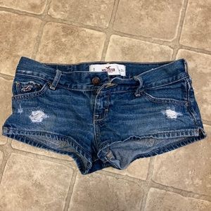 Low rise Hollister shorts